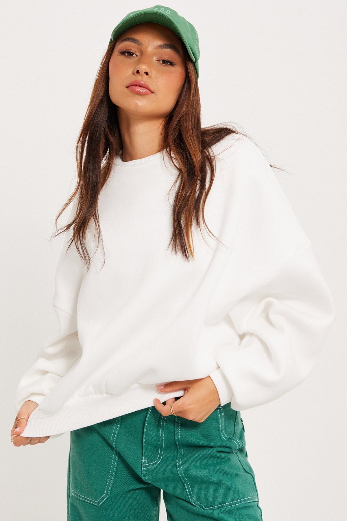 Kadın Beyaz Uzun Kollu Sweatshirt Bisiklet Yaka Oversize Basic White - Beyaz - 3