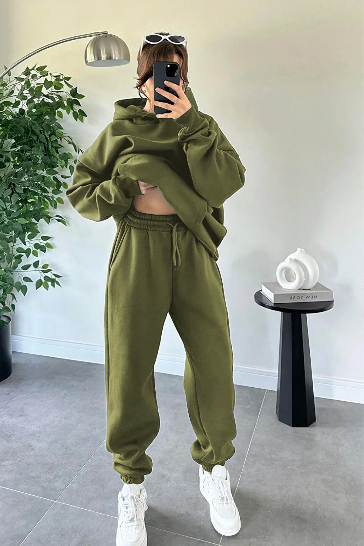 Kadın Oversize Trend Model Kanguru Cep Kapşonlu Sweatshirt Eşofman Takımı - Yağ Yeşili - 1