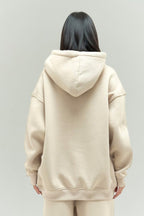 Kadın Rahat Oversize 3 İ̇plik Pamuklu Şardonlu Kanguru Cep Kapşonlu Sweatshirt - Bej - 5