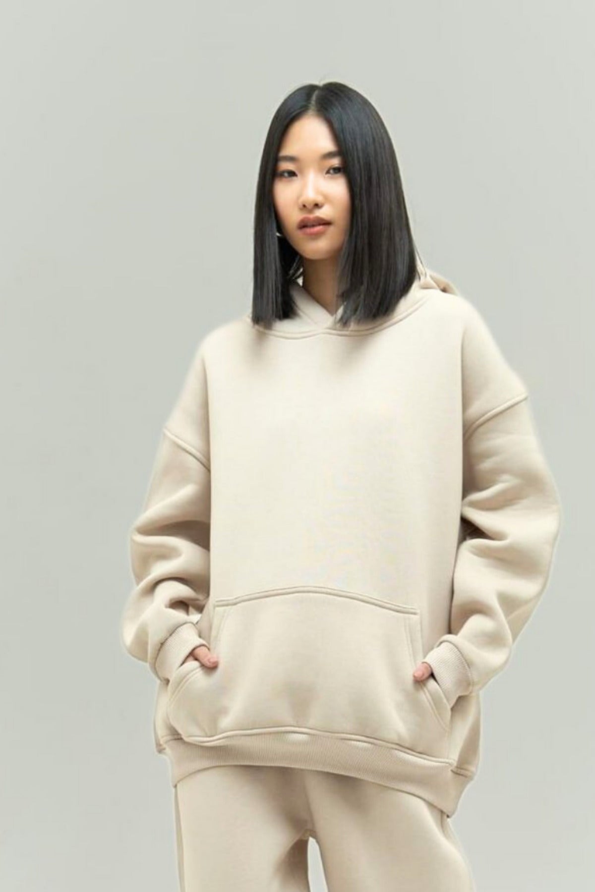 Kadın Rahat Oversize 3 İ̇plik Pamuklu Şardonlu Kanguru Cep Kapşonlu Sweatshirt - Bej - 3