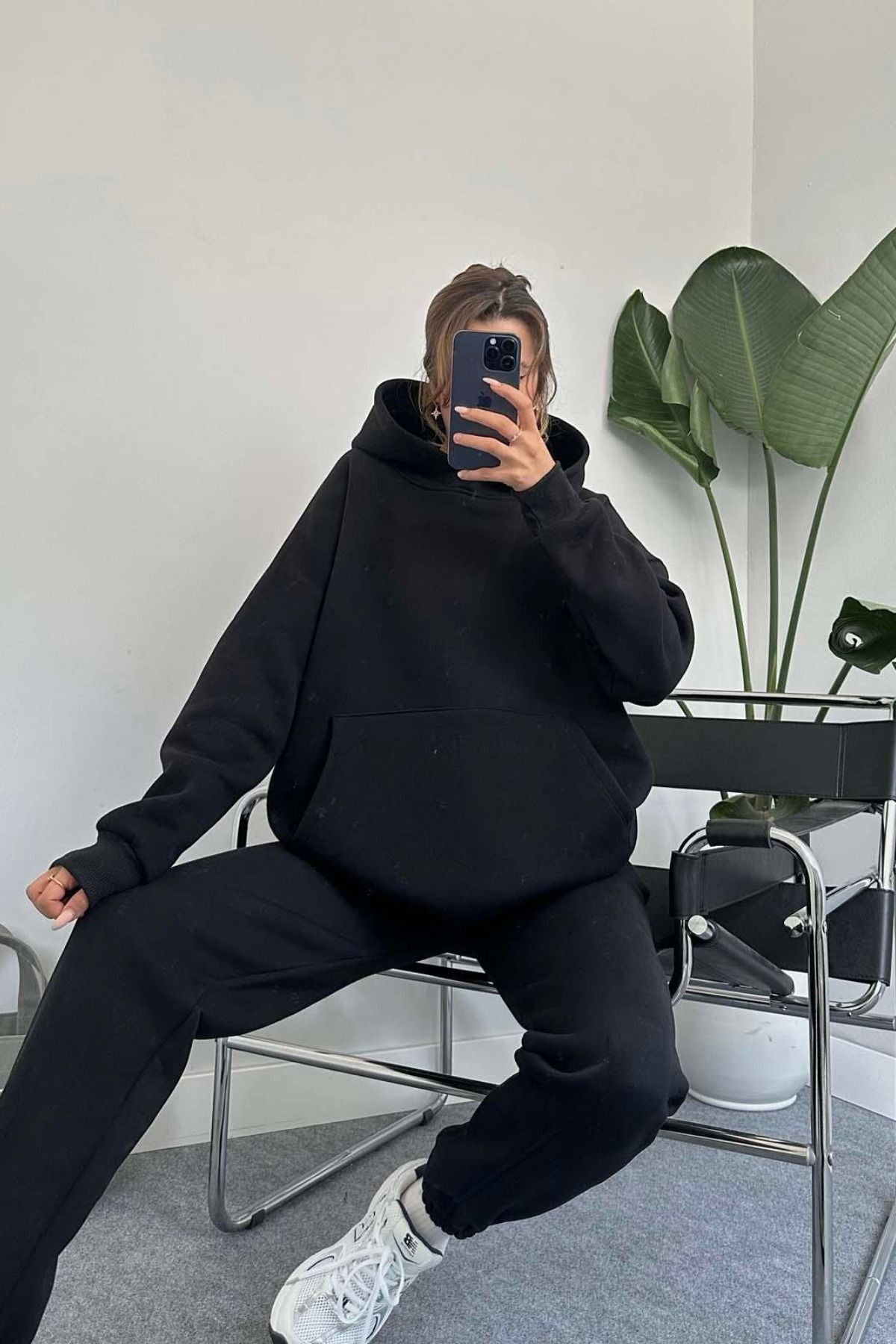 Kadın Oversize Trend Model Kanguru Cep Kapşonlu Sweatshirt Eşofman Takımı - Siyah - 4