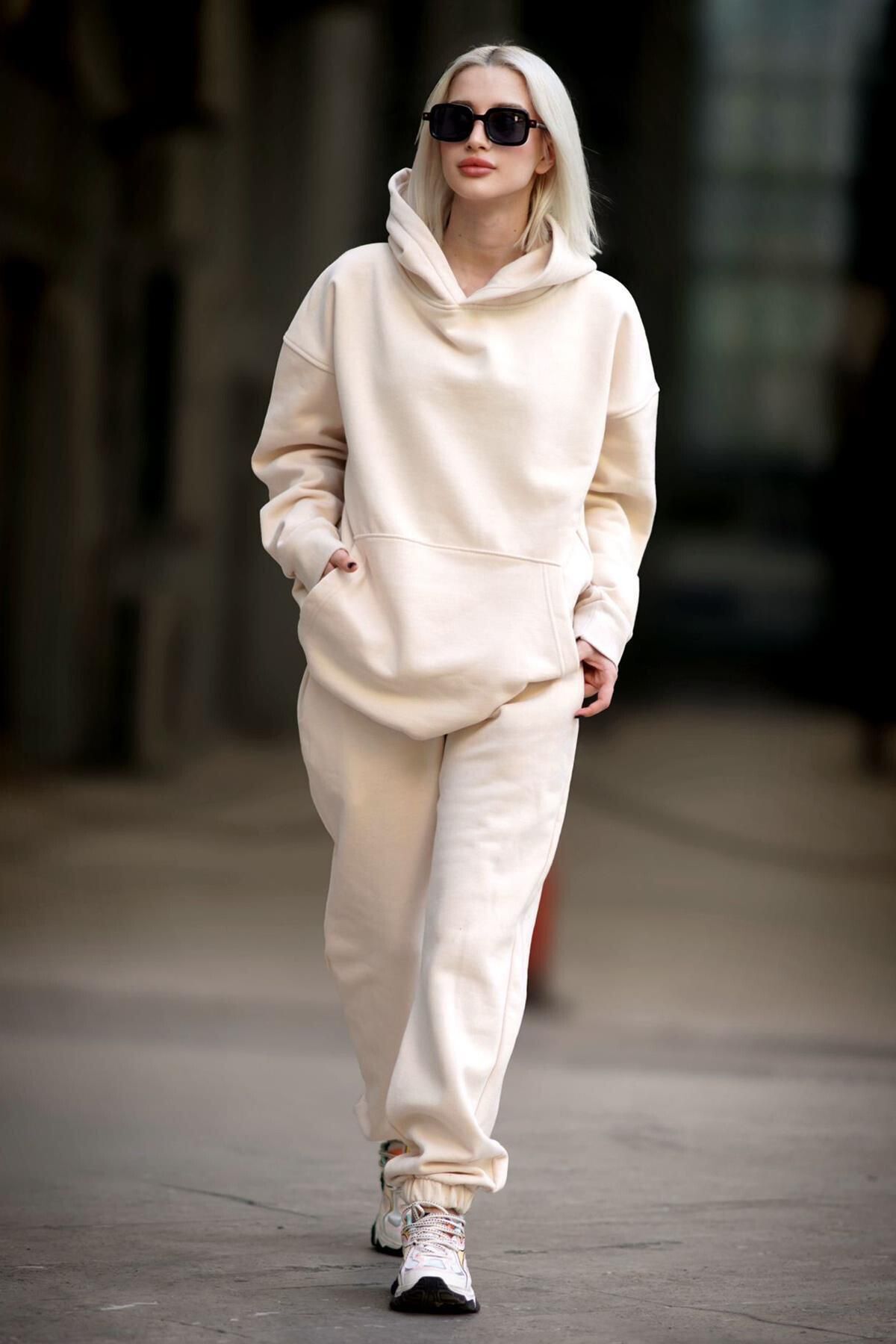 Kadin 3 İ̇pli̇k Jogger Paçasi Lasti̇kli̇ Hoodi̇e Eşofman Takimi - Bej - 1