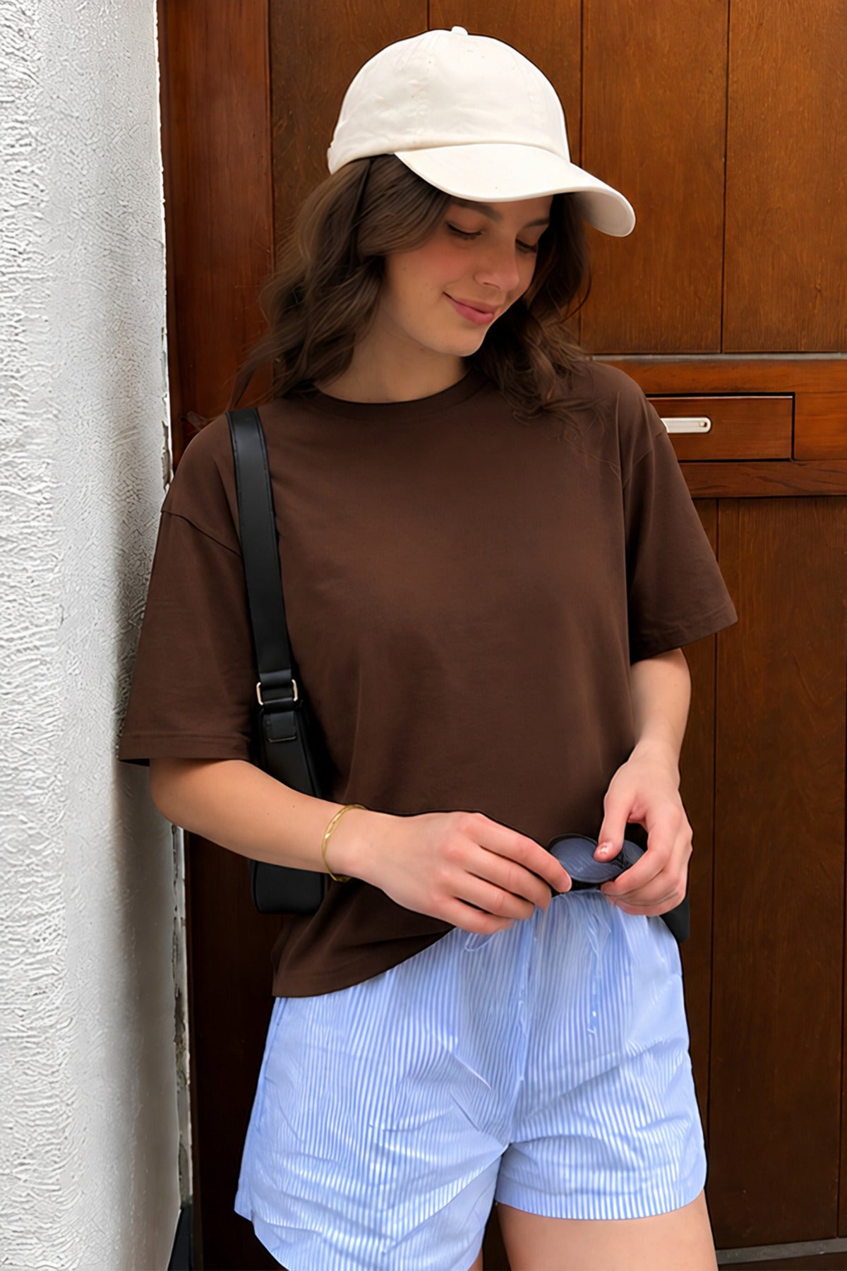Kadın Pamuklu Esnek Oversıze Salaş Kesim Modern T-shirt - Kahverengi - 2