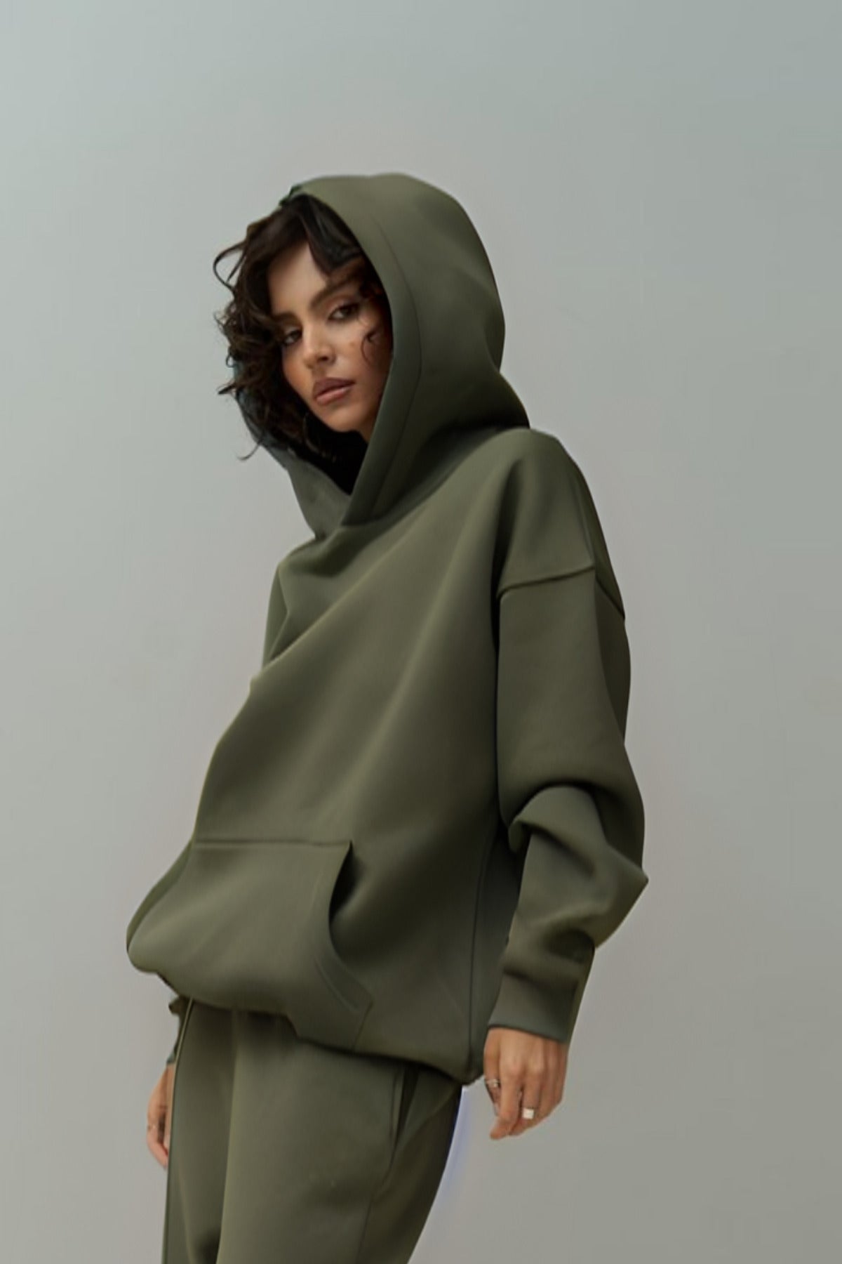Kadın 3 İ̇plik İ̇çi Pamuklu Kanguru Cep Regular İ̇çi Pamuklu Oversize Sweatshirt - Haki - 2
