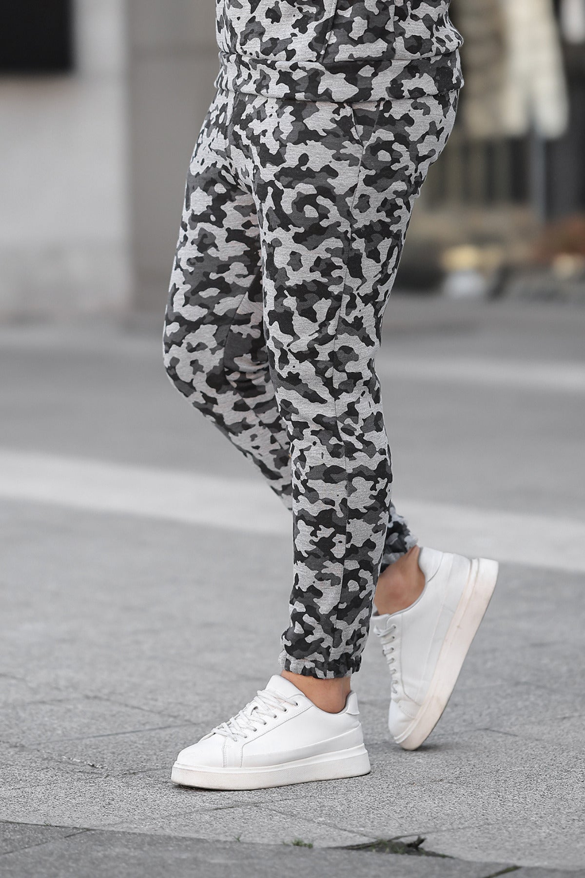 Erkek Bol Kesim Oversize 3 İ̇plik İ̇çi Pamuklu Şardonlu Lastikli Paça Jogger Kışlık Eşofman Altı - Kamuflaj - 2