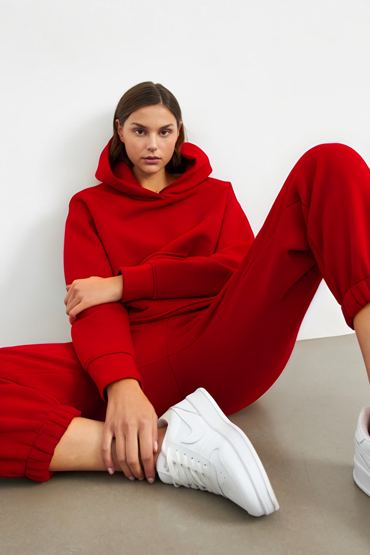 Kadın Yumuşak Kumaş Geniş Kalıp Hoodie Sweatshirt - Kırmızı - 3