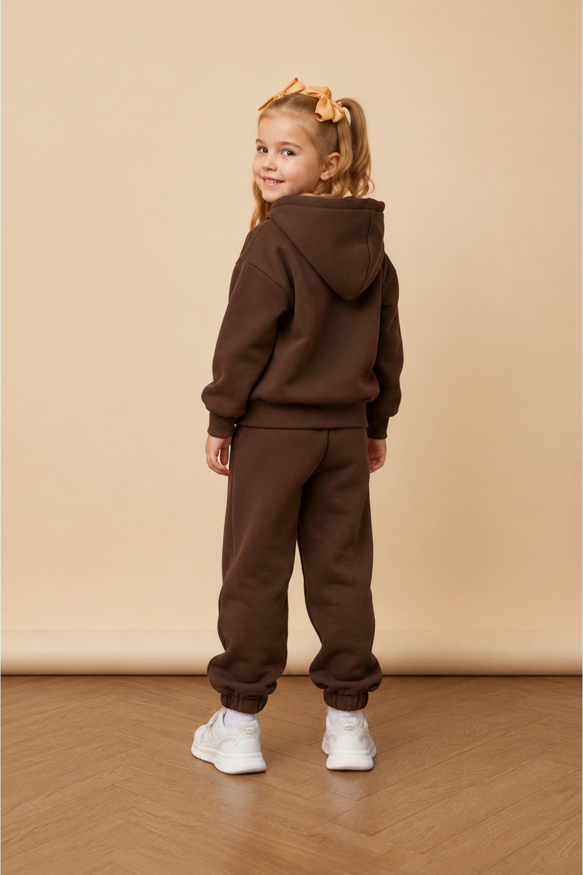 Çocuk Unisex Oversize Modern Kesi̇m Kapüşonlu Kanguru Cepli̇ Süper Yüksek Bel Günlük Eşofman Takimi - Kahverengi - 5