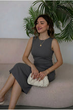 Kadin Fi̇ti̇lli̇ Sifir Kollu Vücuda Yapişan Şik Mi̇di̇ Elbi̇se - Füme - 2