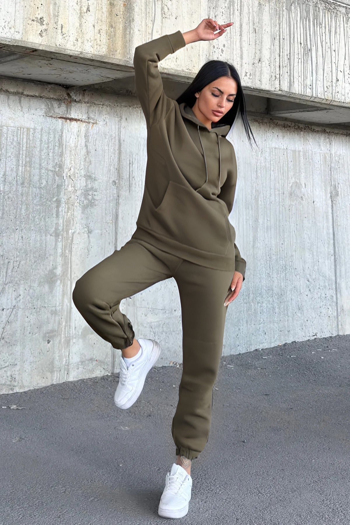 Kadın Oversize 3 İ̇plik İ̇çi Şardonlu Paçası Lastikli Kapüşonlu Kangur Cep Kalın Eşofman Takımı - Haki - 3