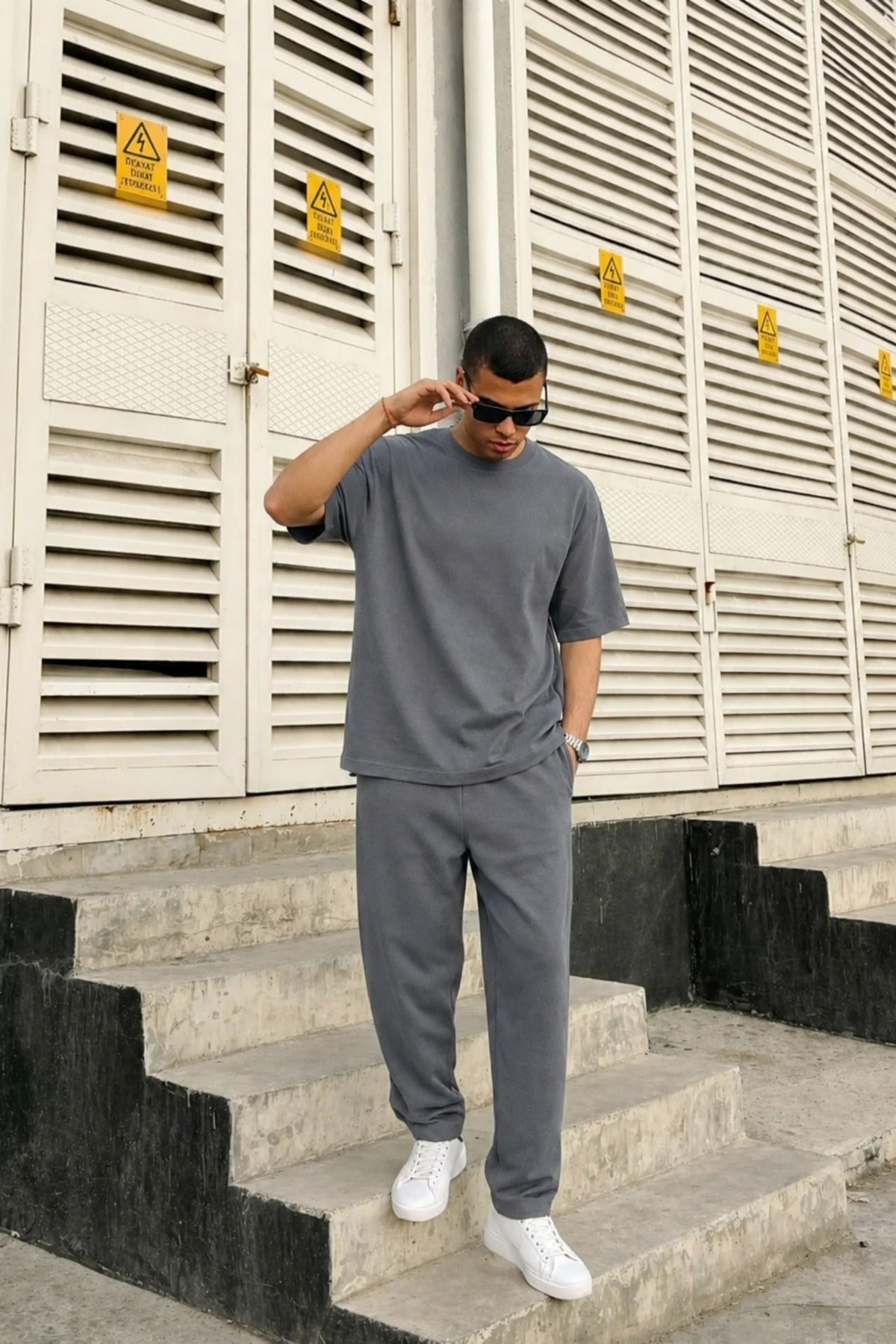 Erkek 2 İ̇pli̇k Oversize Beli̇ Bağlamali Yazlik Kisa Kollu Eşofman Takimi - Füme - 2