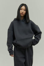 Kadın Rahat Oversize 3 İ̇plik Pamuklu Şardonlu Kanguru Cep Kapşonlu Sweatshirt - Füme - 2