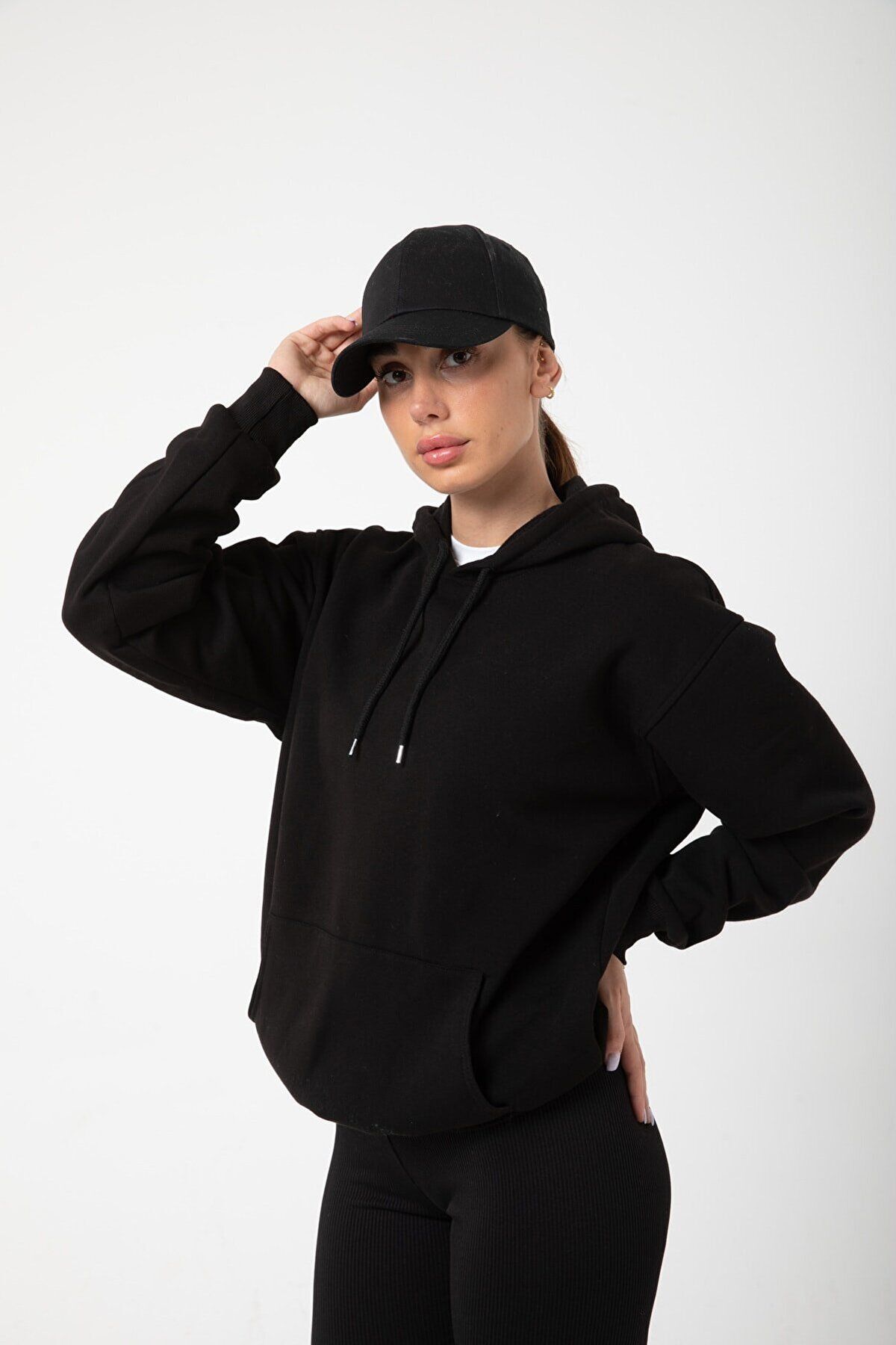 Kadın Siyah İ̇çi Polar Sweatshirt Kapşonlu Cepli Günlük Stil Oversize Black Hoodie - Siyah - 4