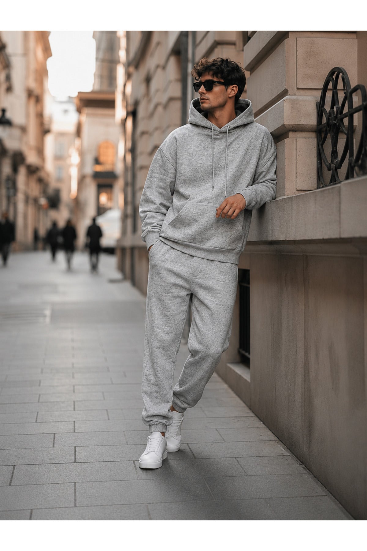 Erkek 3 İ̇pli̇k Oversi̇ze Kapüşonlu Kanguru Cep Lasti̇k Paça Jogger Eşofman Takimi - Gri Melanj - 2