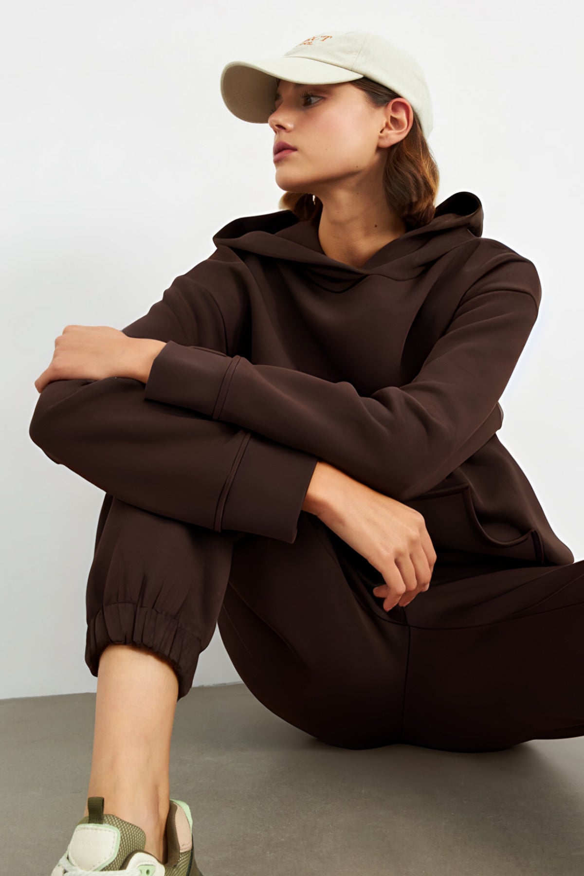 Kadın Yumuşak Kumaş Geniş Kalıp Hoodie Sweatshirt - Kahverengi - 2
