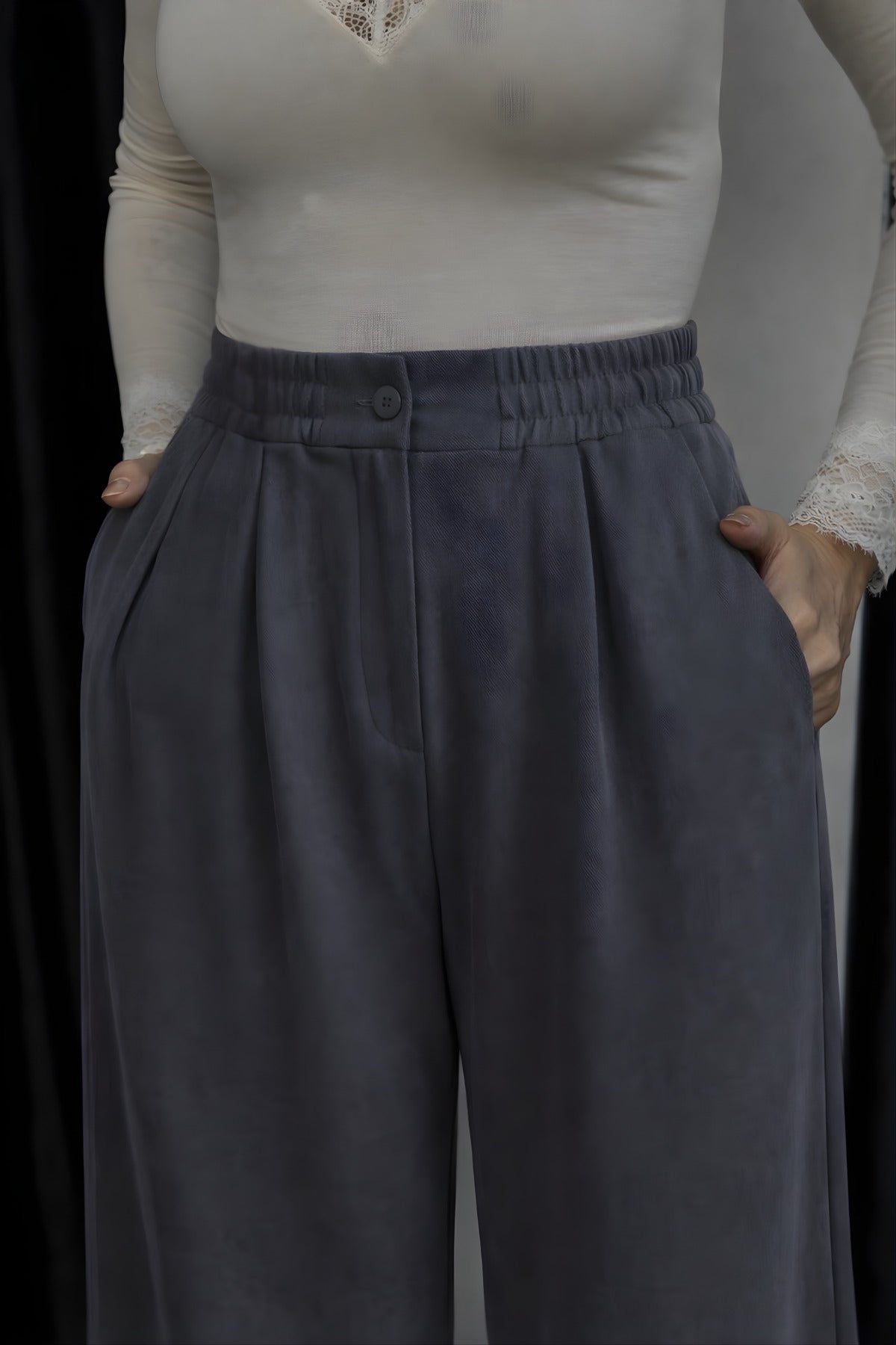 Kadın Yüksek Bel Düğmeli Bol Paça Esnek Likralı Pileli Trend Crep Kumaş Pantolon - Füme - 4