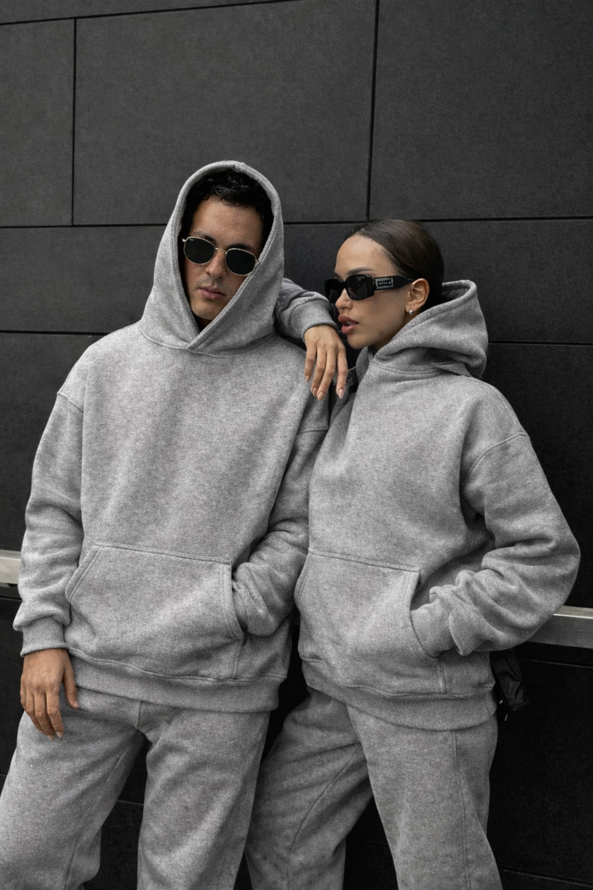 Uni̇sex Sevgi̇li̇ Kombi̇ni̇ne Uygun Kişlik Oversi̇ze Paçasi Lasti̇kli̇ Kapüşonlu Eşofman Takimi (tekli̇) - Gri Melanj - 2