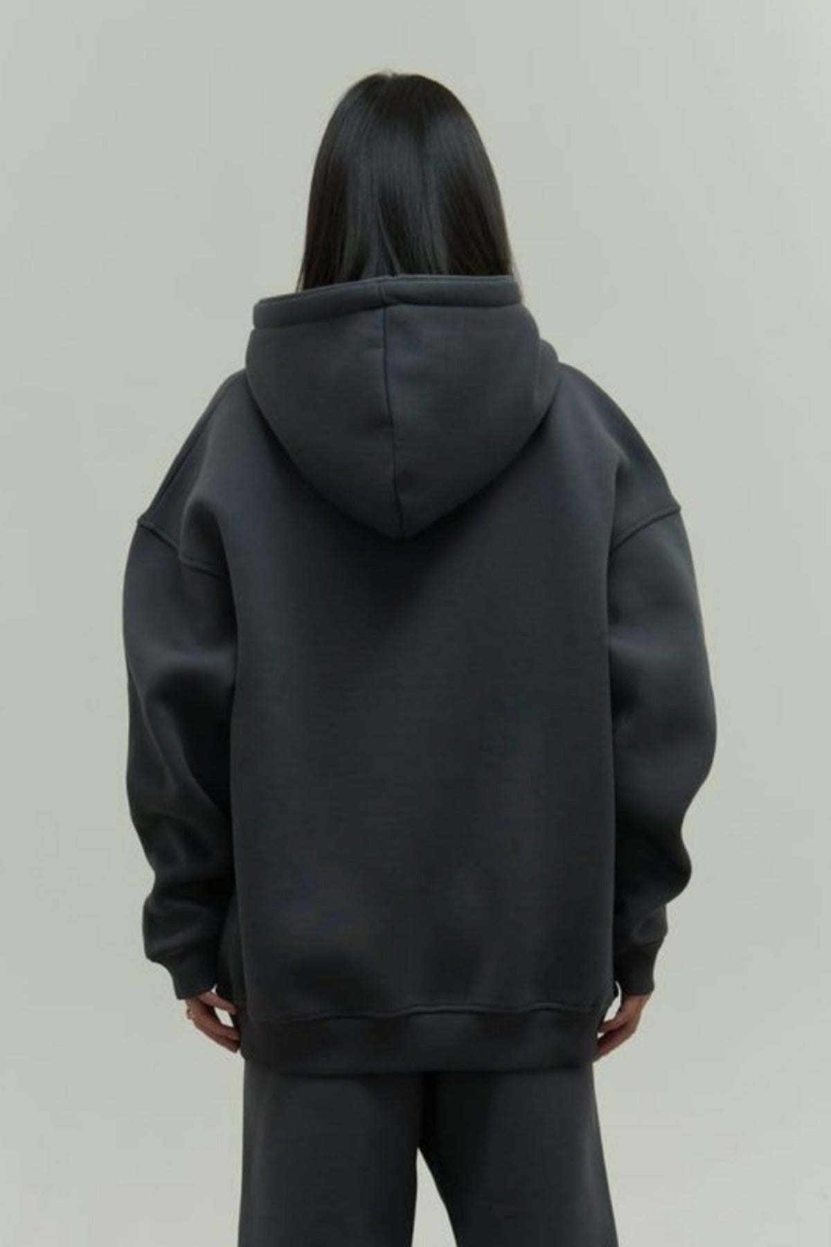 Kadın Rahat Oversize 3 İ̇plik Pamuklu Şardonlu Kanguru Cep Kapşonlu Sweatshirt - Füme - 5