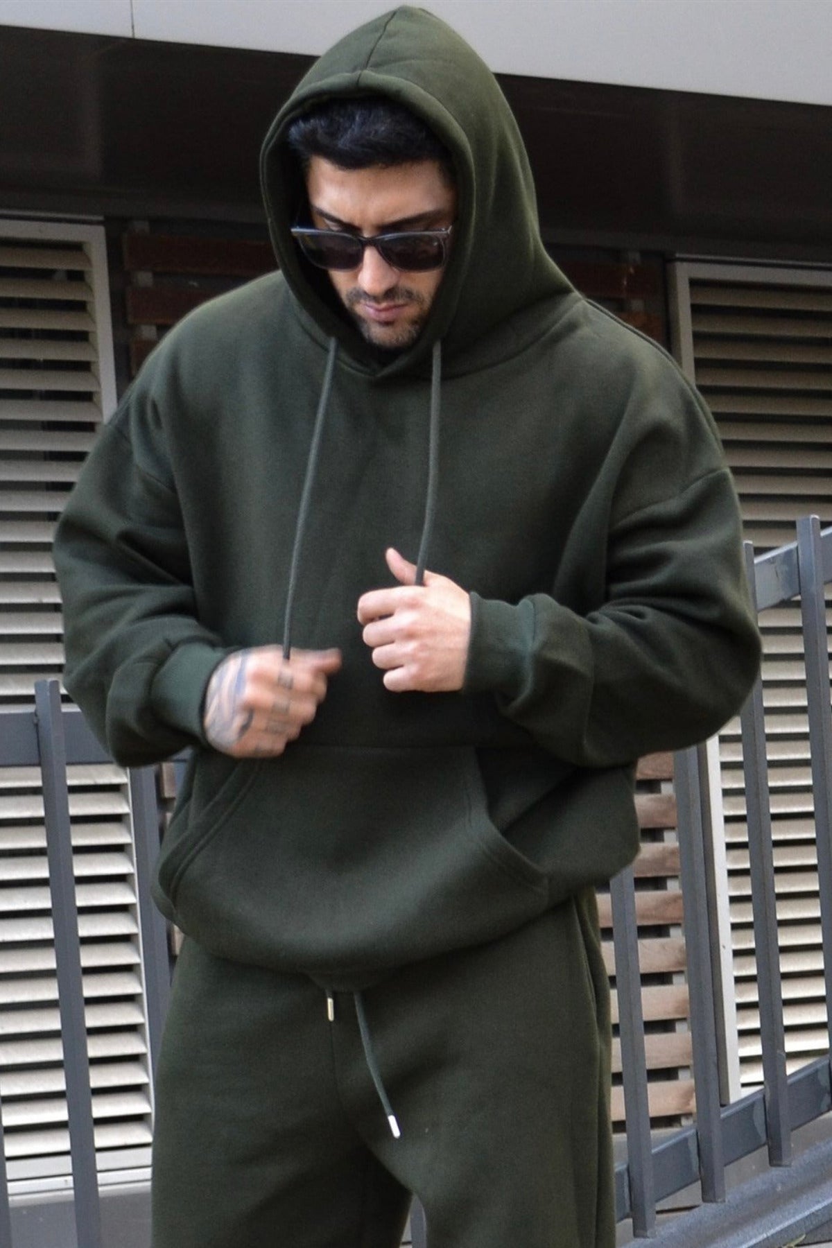 Erkek Oversize 3 İ̇plik Pamuklu Şardonlu Kanguru Cep Kapşonlu Kalın Hoodie Sweatshirt - Haki - 1