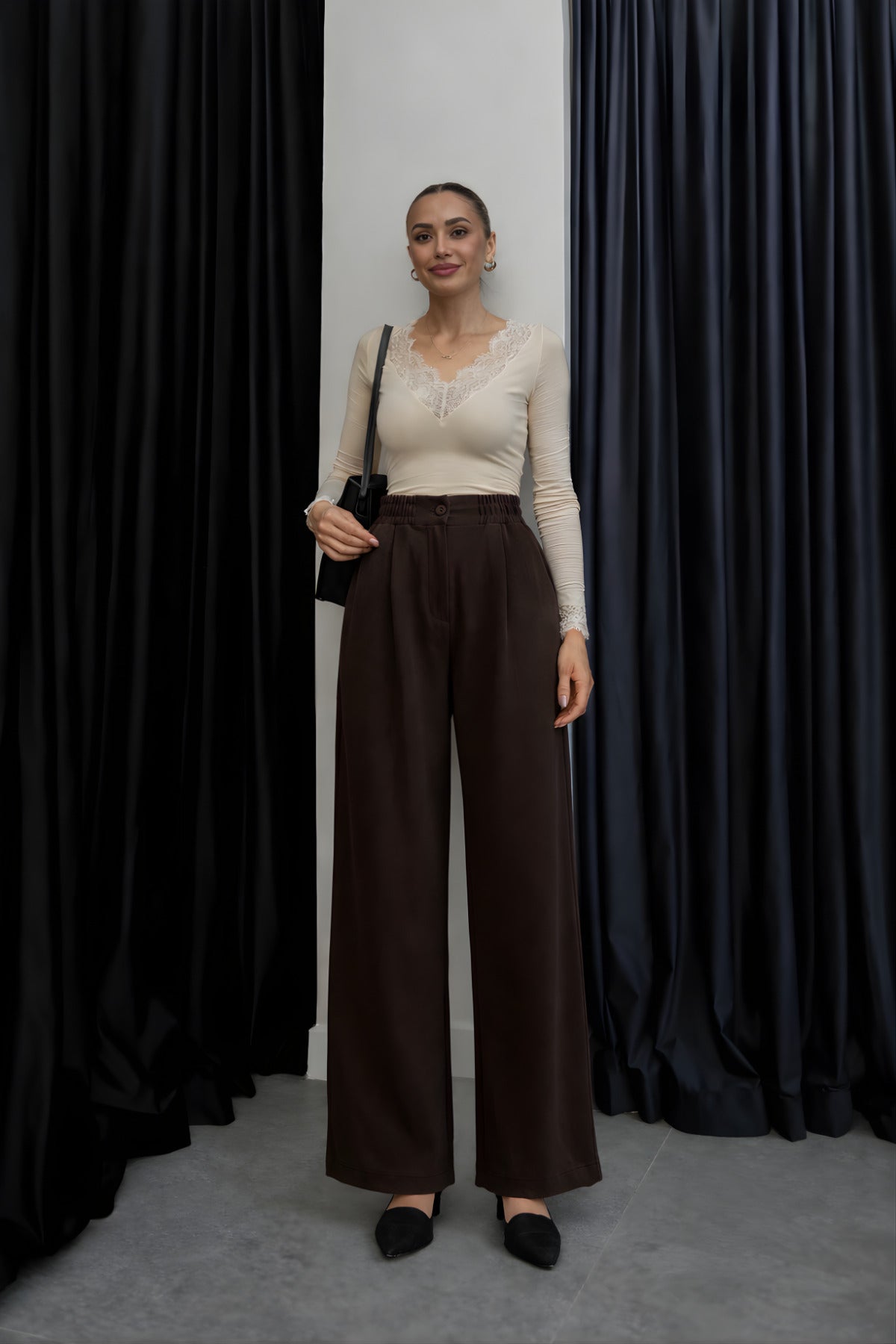 Kadın Yüksek Bel Düğmeli Bol Paça Esnek Likralı Pileli Trend Crep Kumaş Pantolon - Kahverengi - 2