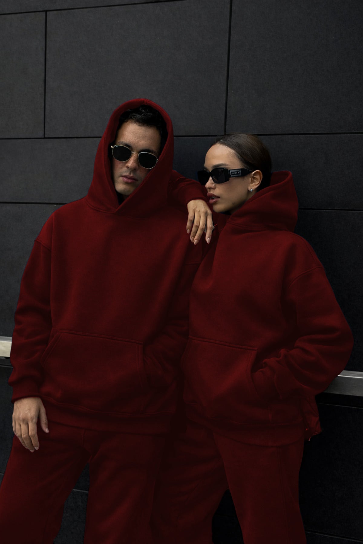 Uni̇sex Sevgi̇li̇ Kombi̇ni̇ne Uygun Kişlik Oversi̇ze Paçasi Lasti̇kli̇ Kapüşonlu Eşofman Takimi (tekli̇) - Bordo - 2