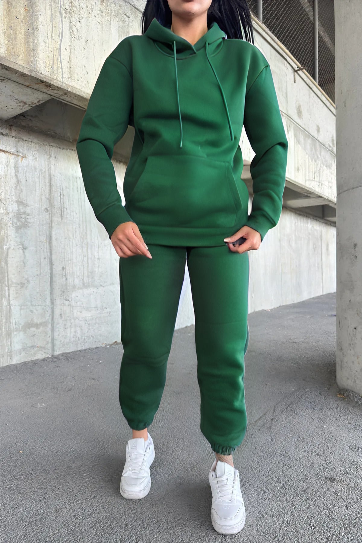 Kadın Oversize 3 İ̇plik İ̇çi Şardonlu Paçası Lastikli Kapüşonlu Kangur Cep Kalın Eşofman Takımı - Koyu Yeşil - 5