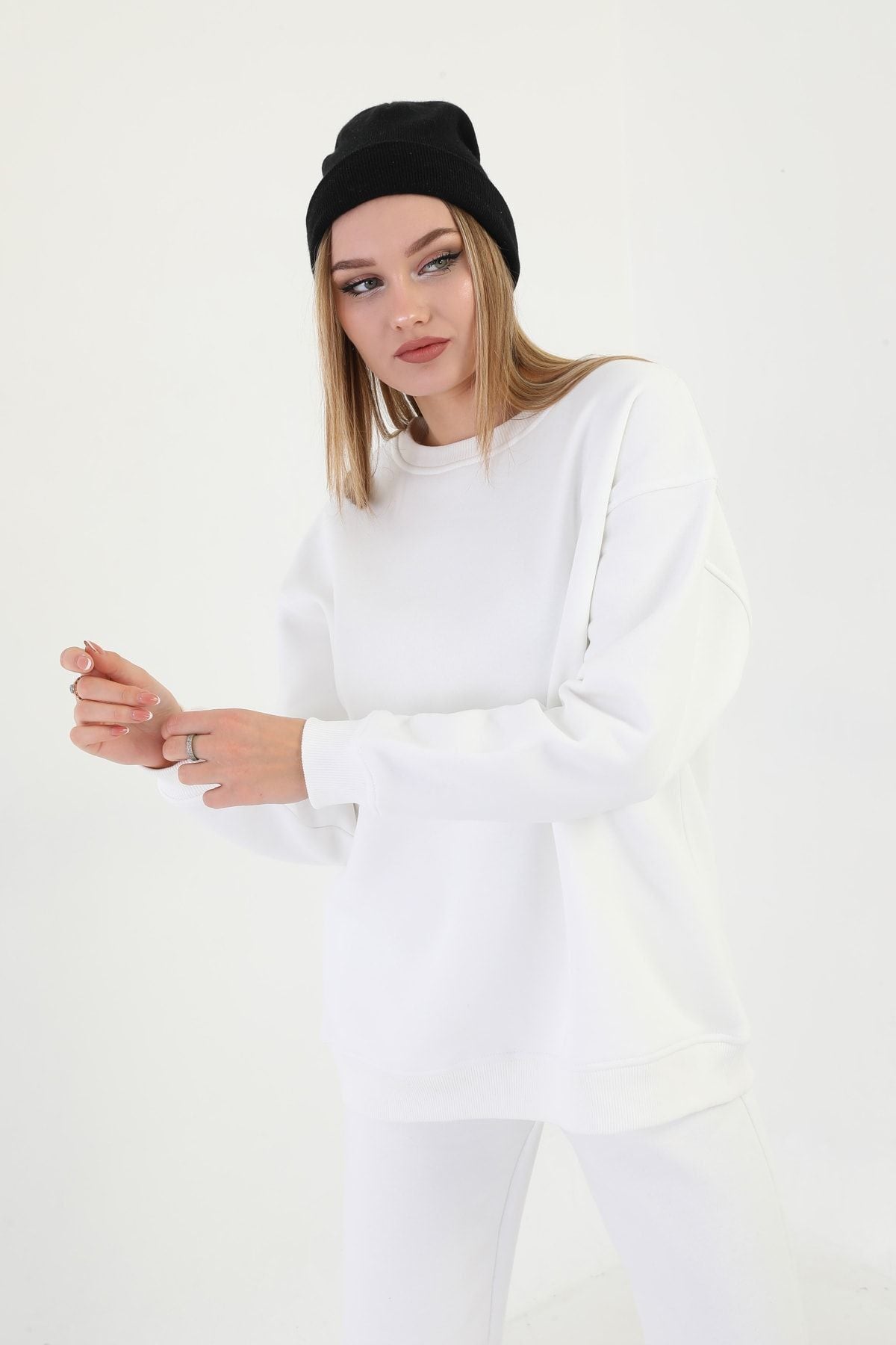 Kadın 3 İ̇plik Bisiklet Yaka Uzun Kollu Sweatshirt - Beyaz - 2