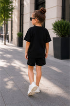 Çocuk Unisex Kisa Kollu Oversize Günlük Kullanima Uygun Li̇krali Beli̇ Bağlamali Rahat Kesi̇m Basic Yazlik Şortlu İ̇ki̇li̇ Takim - Siyah - 3