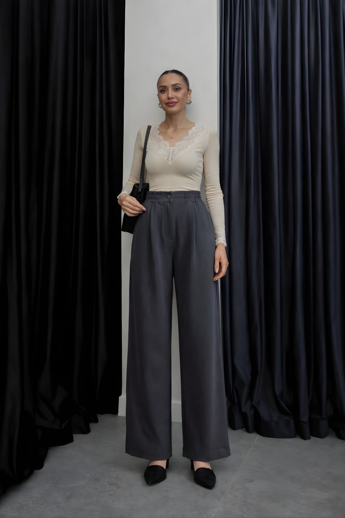 Kadın Yüksek Bel Düğmeli Bol Paça Esnek Likralı Pileli Trend Crep Kumaş Pantolon - Füme - 2