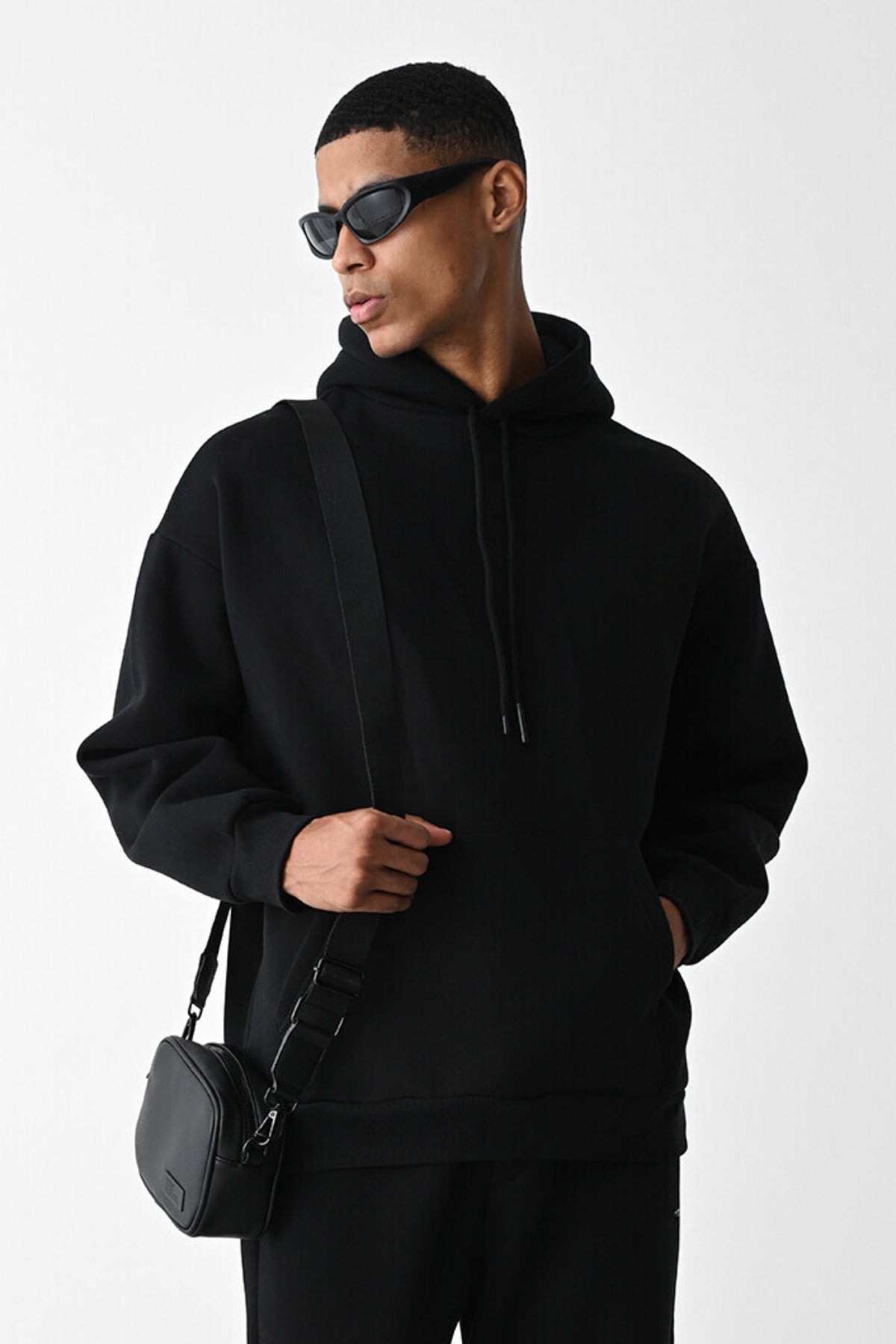 Erkek Kapşonlu Kanguru Cep Kışlık Sweatshirt - Siyah - 1