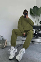 Kadın Oversize Trend Model Kanguru Cep Kapşonlu Sweatshirt Eşofman Takımı - Yağ Yeşili - 3
