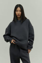 Kadın Rahat Oversize 3 İ̇plik Pamuklu Şardonlu Kanguru Cep Kapşonlu Sweatshirt - Füme - 3