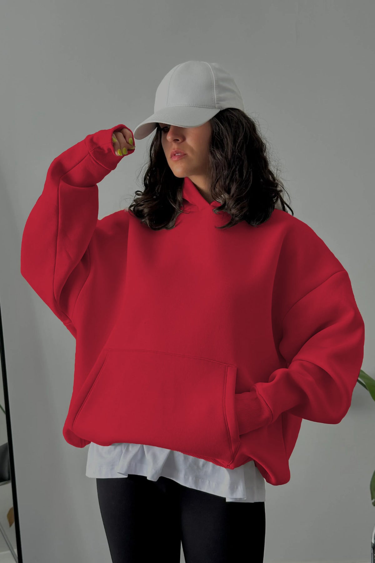 Kadın Kapşonlu Kalın Kanguru Cepli Sweatshirt - Kırmızı - 1