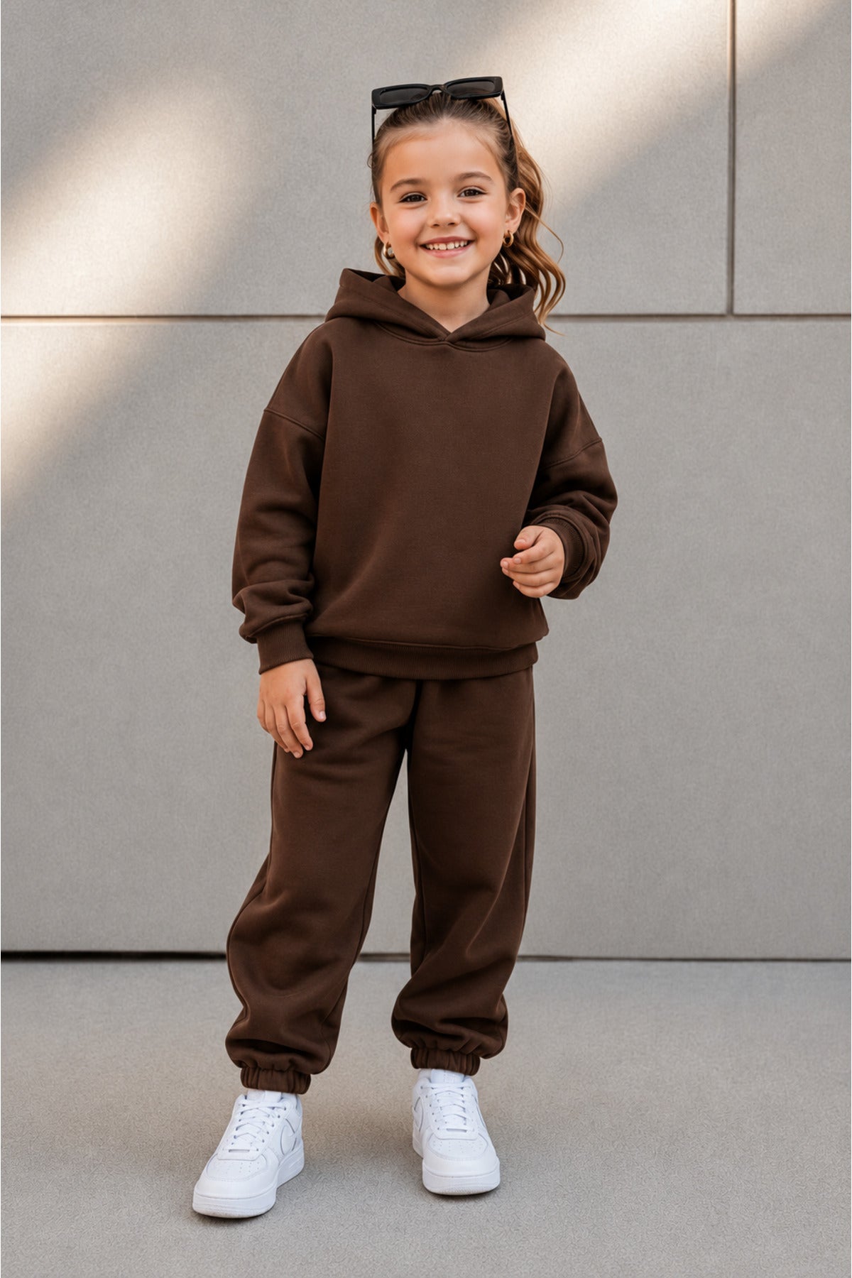 Çocuk Unisex Oversize Süper Yüksek Bel Paçası Lastikli Kapüşonlu Beli Bağlamalı Eşofman Takımı - Kahverengi - 3