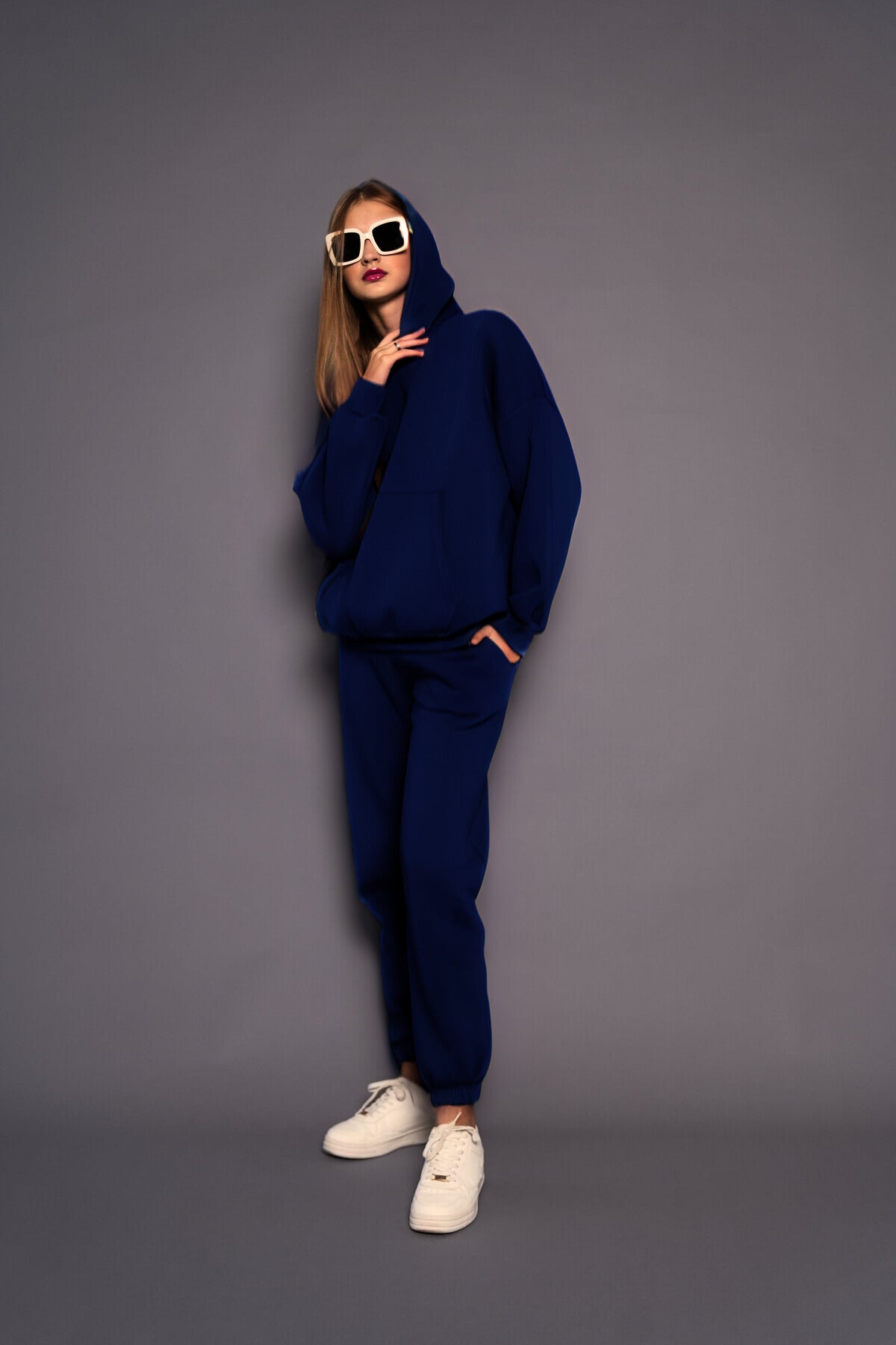 Kadın Oversize Kalıp İ̇çi Şardonlu Kapüşonlu Kanguru Cep Kalın Rahat Pamuklu Eşofman Takımı - Lacivert - 4