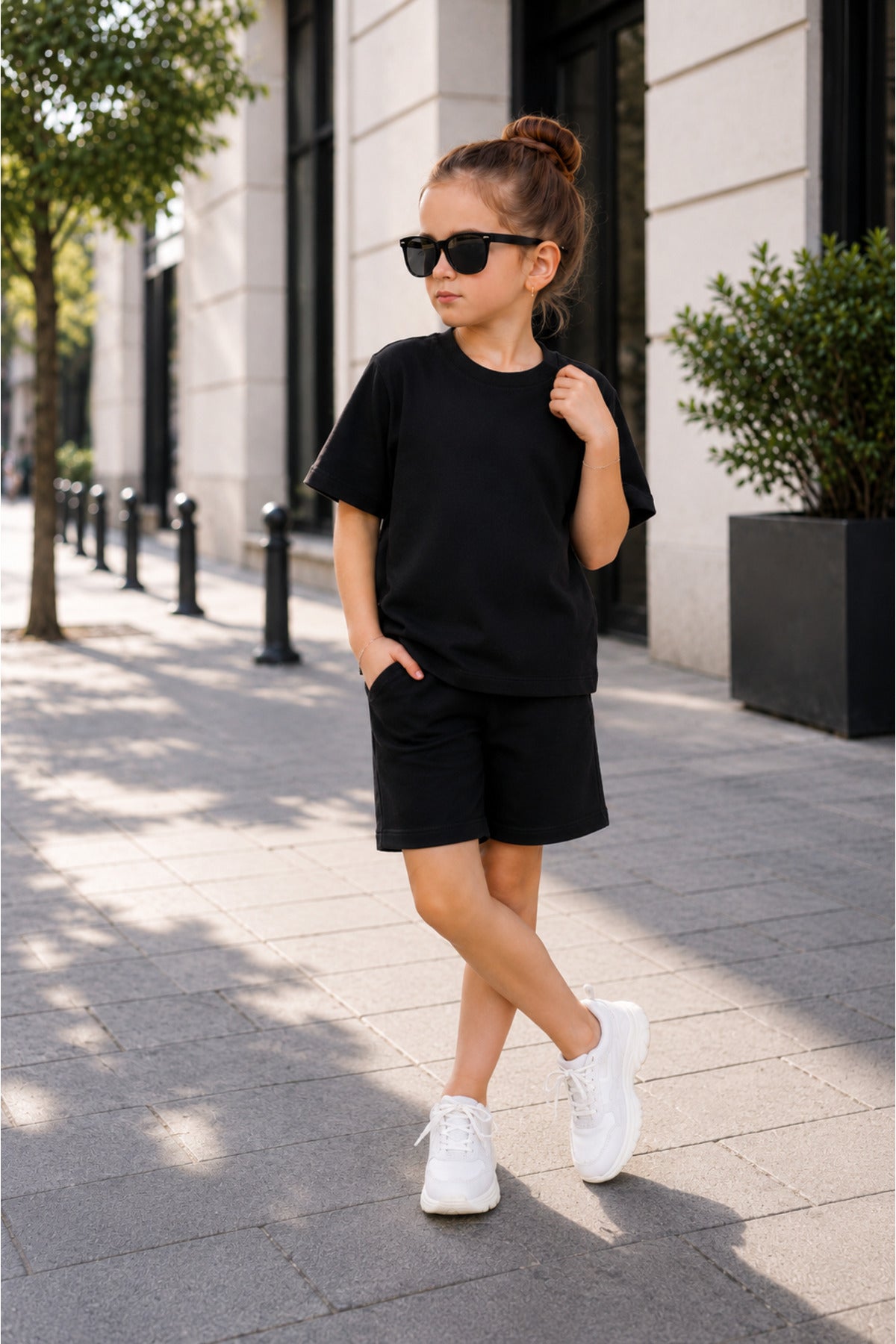 Çocuk Unisex Kisa Kollu Oversize Günlük Kullanima Uygun Li̇krali Beli̇ Bağlamali Rahat Kesi̇m Basic Yazlik Şortlu İ̇ki̇li̇ Takim - Siyah - 2