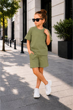 Çocuk Unisex Kisa Kollu Oversize Günlük Kullanima Uygun Li̇krali Beli̇ Bağlamali Rahat Kesi̇m Basic Yazlik Şortlu İ̇ki̇li̇ Takim - Yeşil - 2