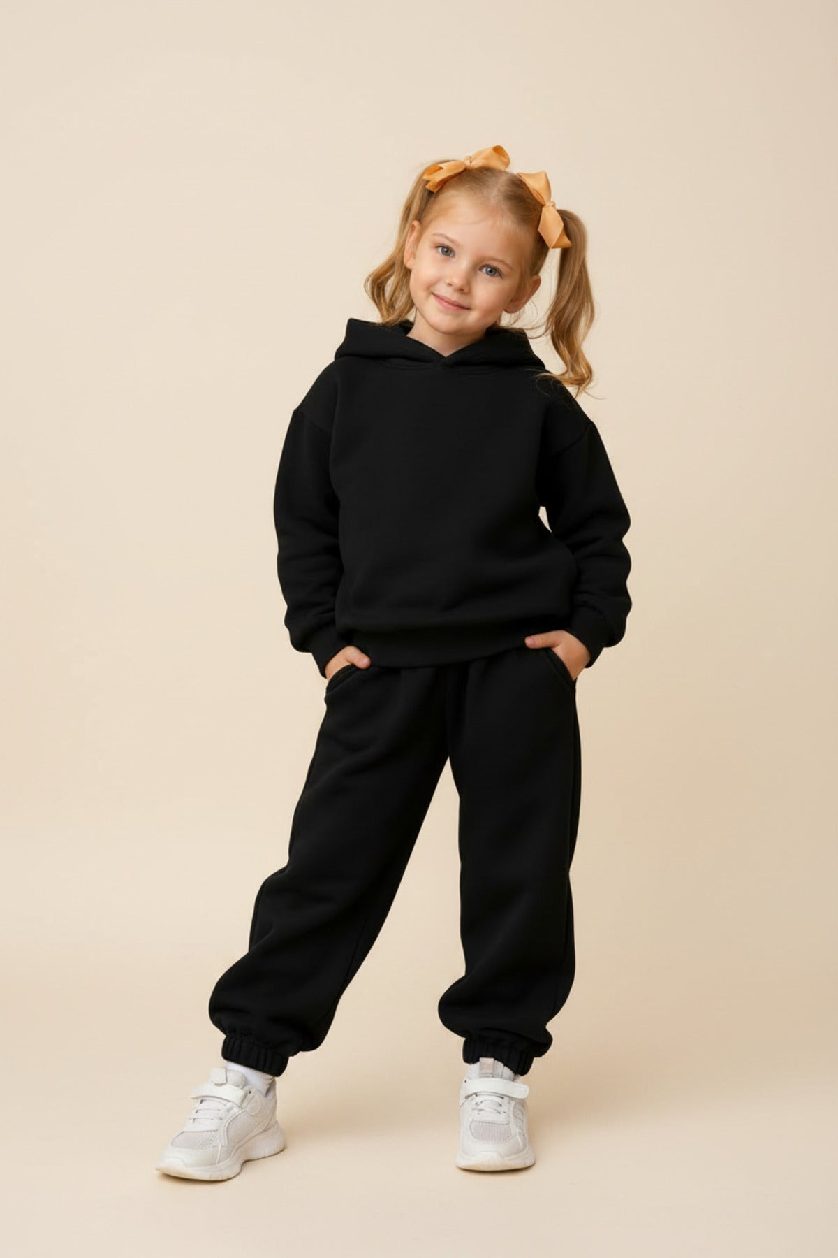 Çocuk Unisex Oversize Modern Kesi̇m Kapüşonlu Kanguru Cepli̇ Süper Yüksek Bel Günlük Eşofman Takimi - Siyah - 1