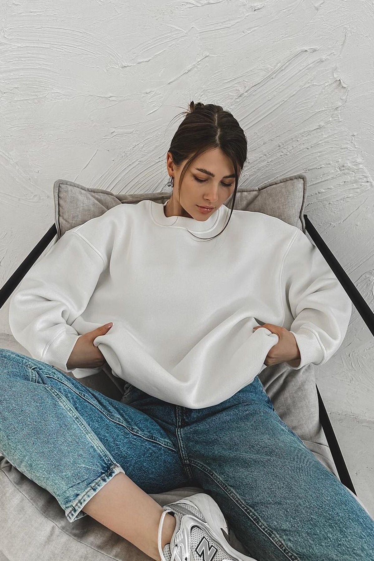Kadın Beyaz Basic Uzun Kollu Bisiklet Yaka Oversize Sweatshirt - Beyaz - 1