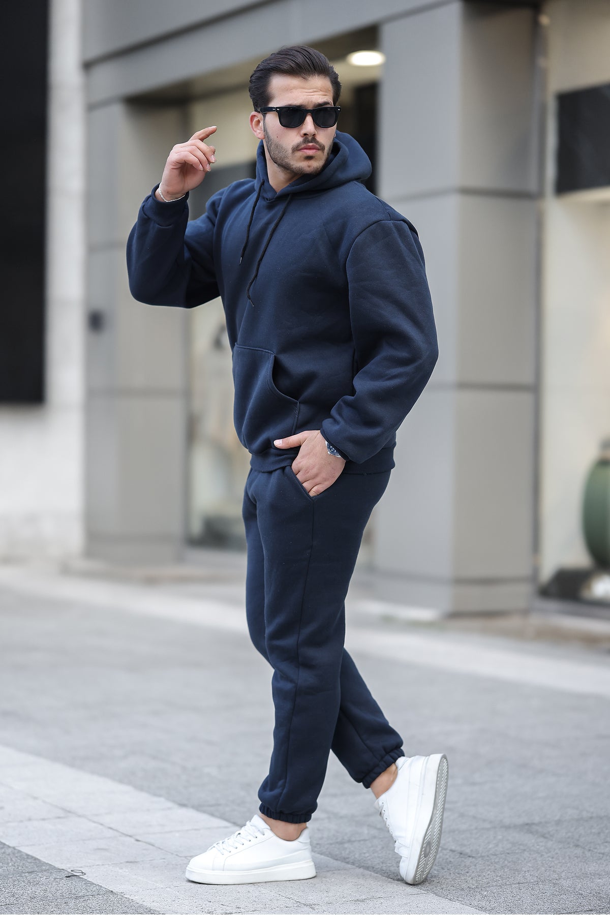 Erkek Bol Oversize 3 İ̇plik İ̇çi Pamuklu Kanguru Cep Kapşonlu Lastikli Paça Jogger Kış Eşofman Takımı - Lacivert - 2