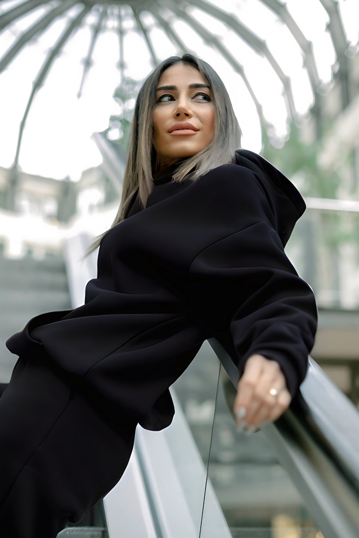 Kadın Pamuklu Bisiklet Yaka Sweatshirt - Siyah - 1