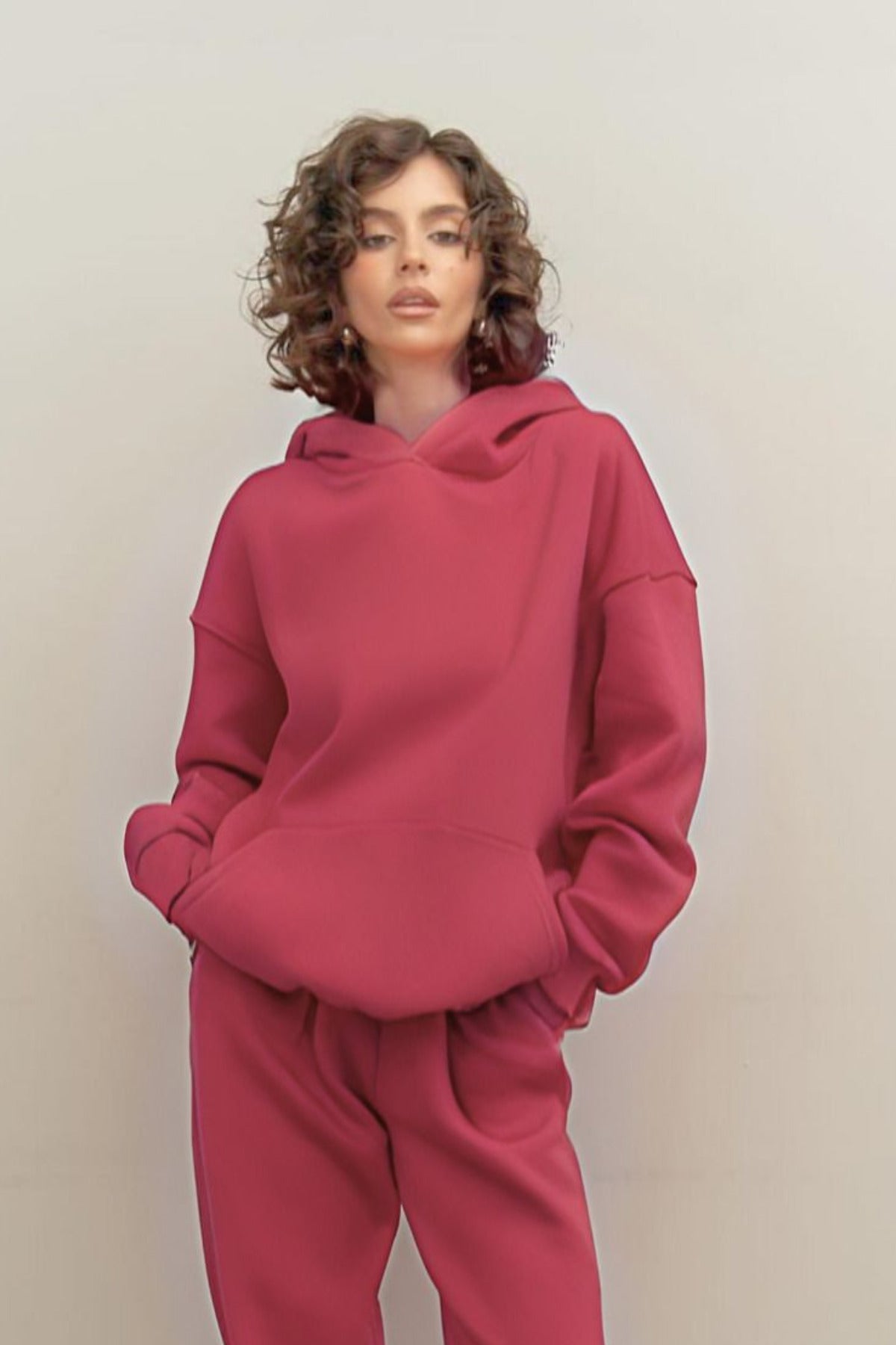 Kadın Rahat Kesim Oversize 3 İ̇plik Pamuklu Şardonlu Kanguru Cep Kapşonlu Hoodie Sweatshirt - Mürdüm Melanj - 1