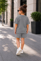 Çocuk Unisex Kisa Kollu Oversize Günlük Kullanima Uygun Li̇krali Beli̇ Bağlamali Rahat Kesi̇m Basic Yazlik Şortlu İ̇ki̇li̇ Takim - Füme - 4