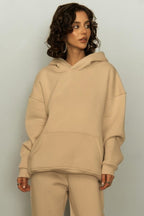 Kadın Rahat Kesim Oversize 3 İ̇plik Pamuklu Şardonlu Kanguru Cep Kapşonlu Hoodie Sweatshirt - Vizon - 1