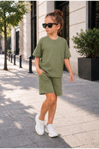 Çocuk Unisex Kisa Kollu Oversize Günlük Kullanima Uygun Li̇krali Beli̇ Bağlamali Rahat Kesi̇m Basic Yazlik Şortlu İ̇ki̇li̇ Takim - Yeşil - 1