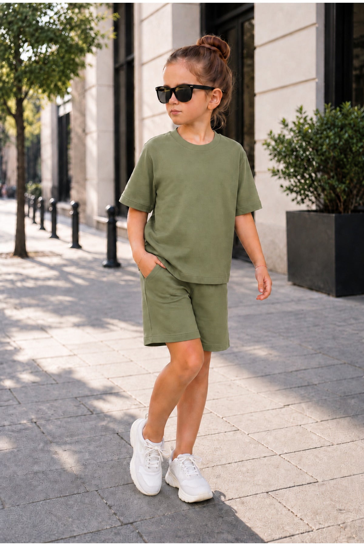 Çocuk Unisex Kisa Kollu Oversize Günlük Kullanima Uygun Li̇krali Beli̇ Bağlamali Rahat Kesi̇m Basic Yazlik Şortlu İ̇ki̇li̇ Takim - Yeşil - 1