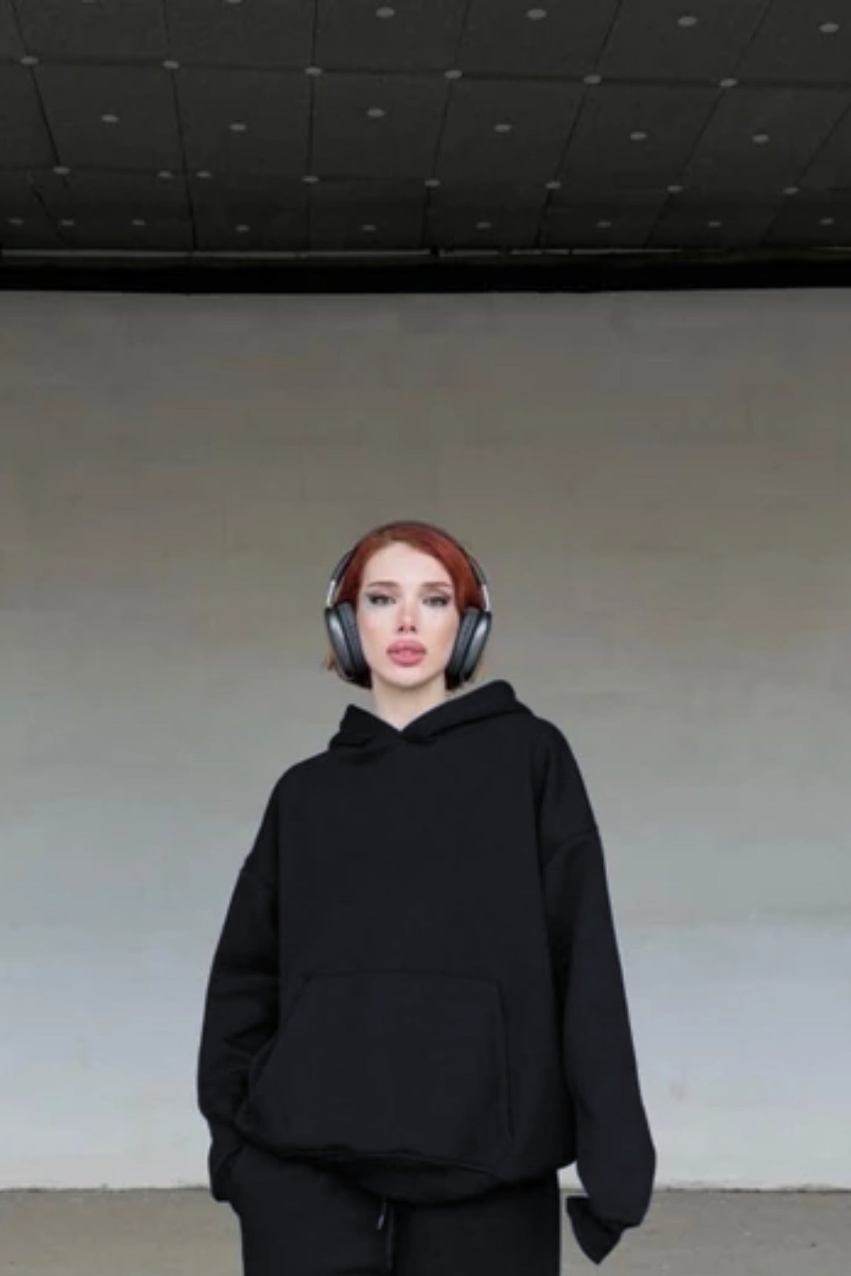 Erkek Baskısız Basiz Düz Kapşonlu Sweatshirt - Siyah - 2