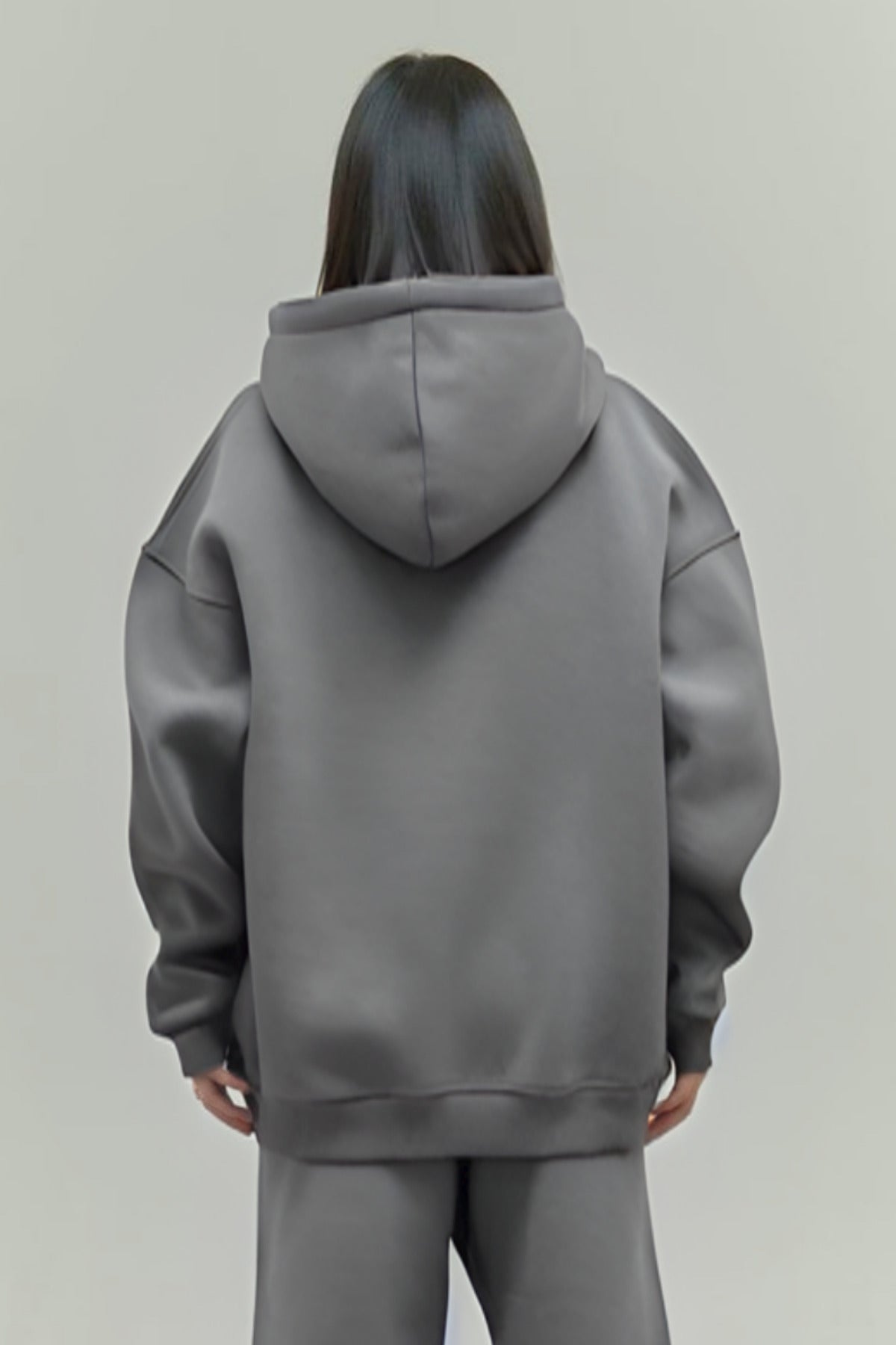 Kadın Rahat Oversize 3 İ̇plik Pamuklu Şardonlu Kanguru Cep Kapşonlu Sweatshirt - Gri - 4