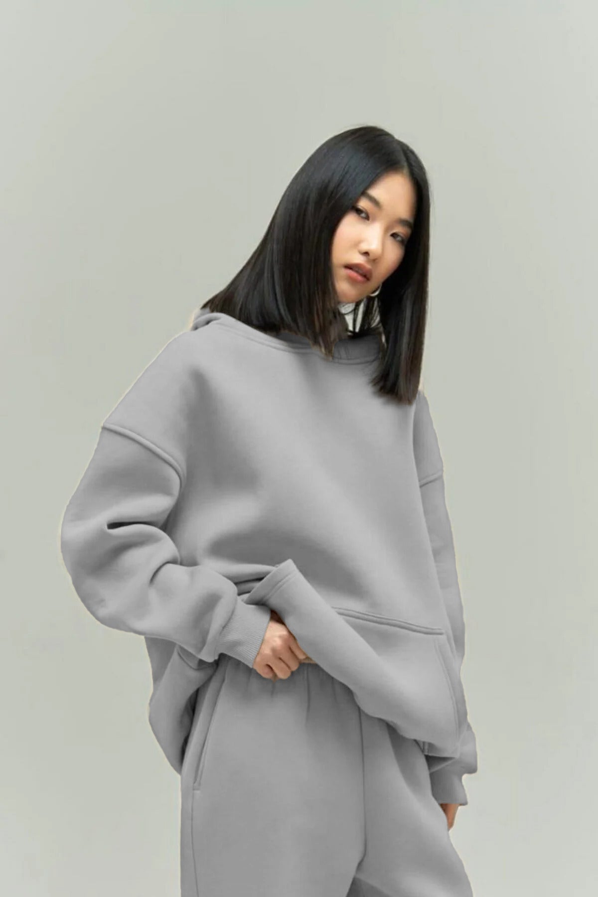 Kadın Rahat Oversize 3 İ̇plik Pamuklu Şardonlu Kanguru Cep Kapşonlu Sweatshirt - Grii - 2