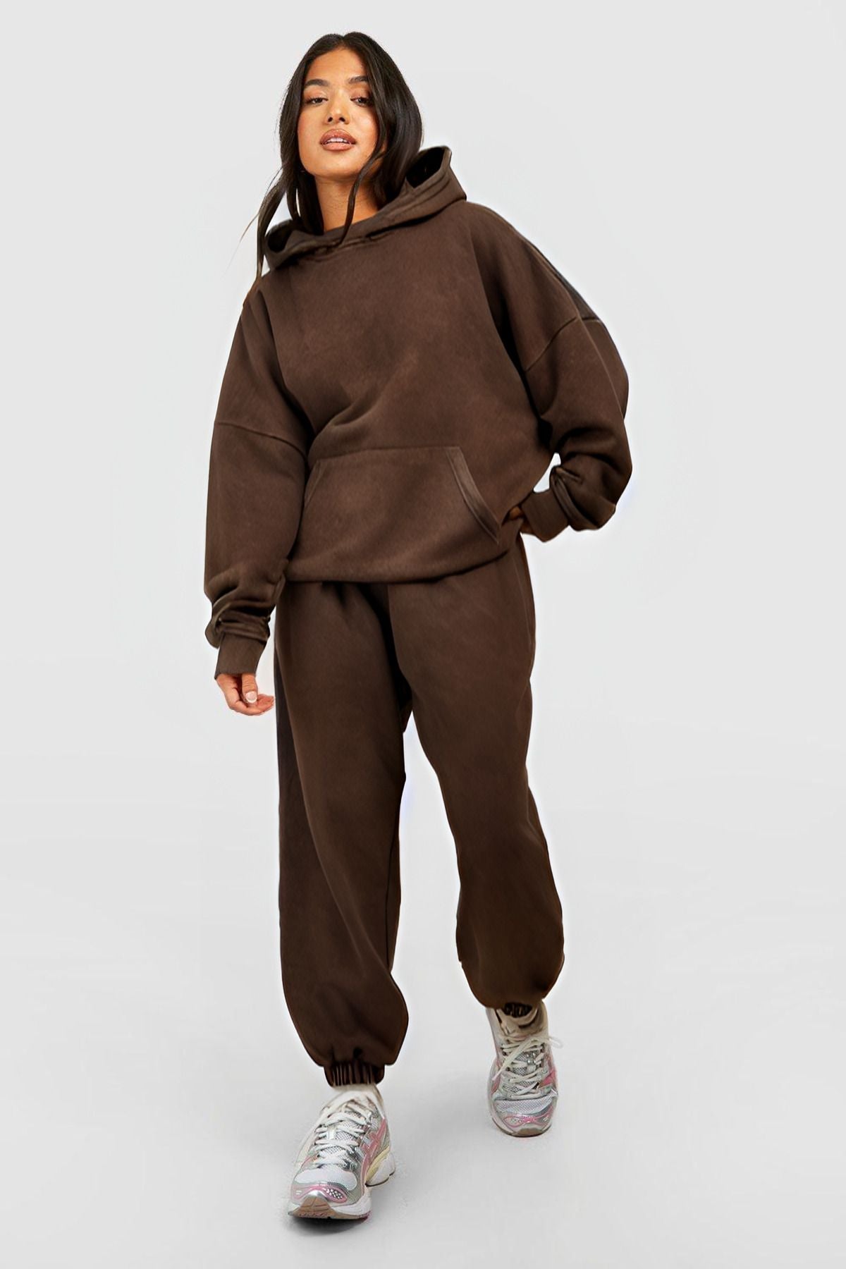 Kadın 3 İ̇plik Kanguru Cep Kapşonlu Hoodie Paçası Lastikli Kalın Eşofman Takımı - Kahverengi - 1