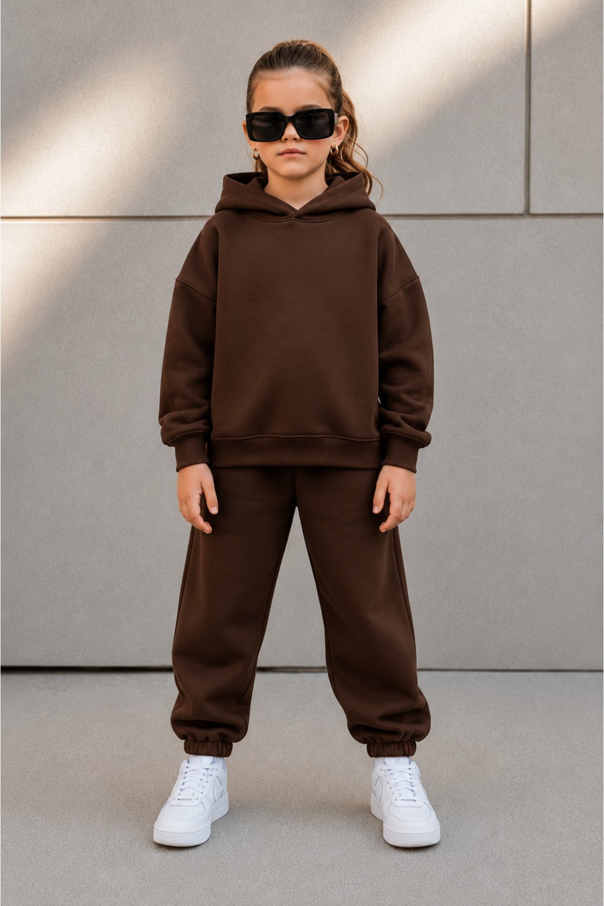 Çocuk Unisex Oversize Süper Yüksek Bel Paçası Lastikli Kapüşonlu Beli Bağlamalı Eşofman Takımı - Kahverengi - 4